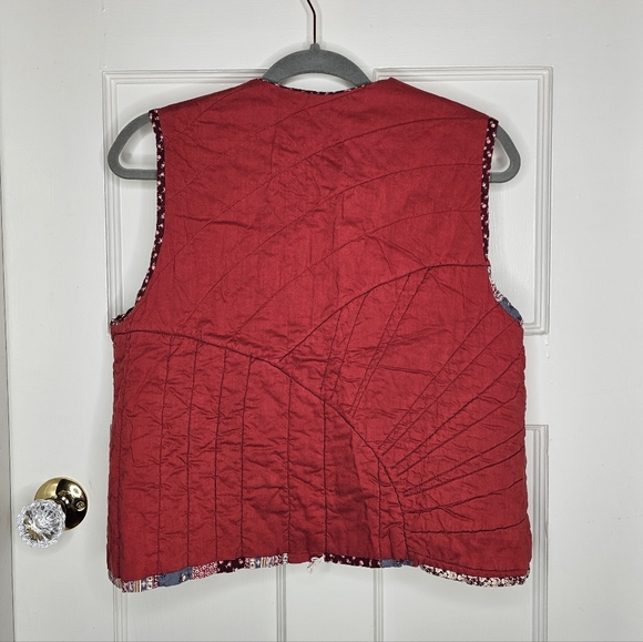 VTG Quilted Patchwork Reversible Vest - Picture 13 of 16